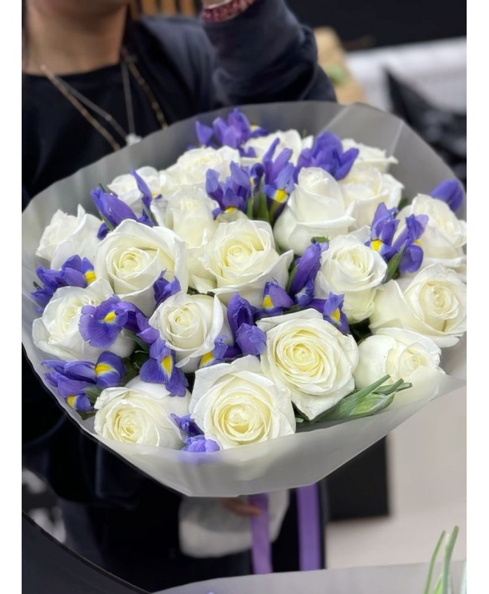 Букет с ирисами "София"