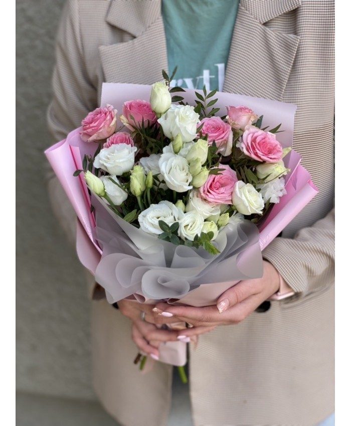 Букет с эустомой "Тайное послание"