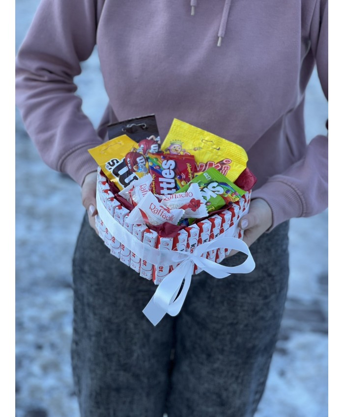 Композиция из сладостей "Сердце"