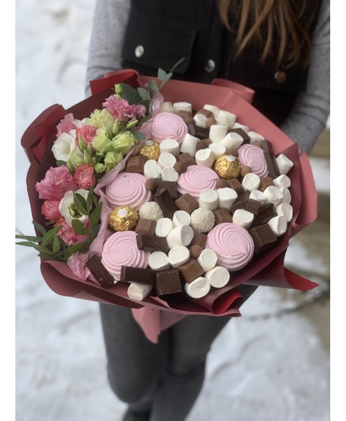 Букет из сладостей с живыми цветами купить в Минске - Moodbuket.by