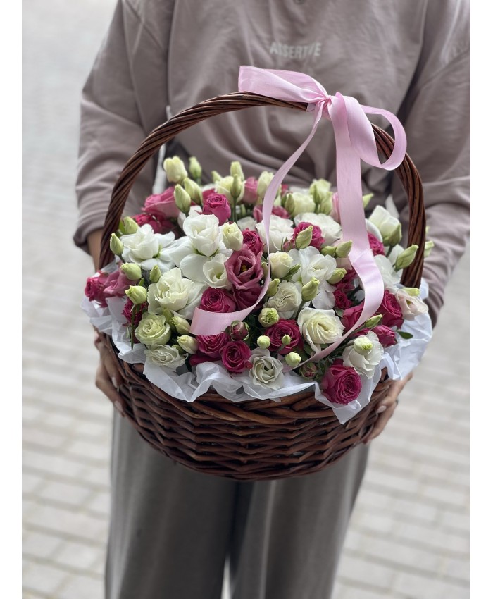 Корзина с цветами "Эмма"