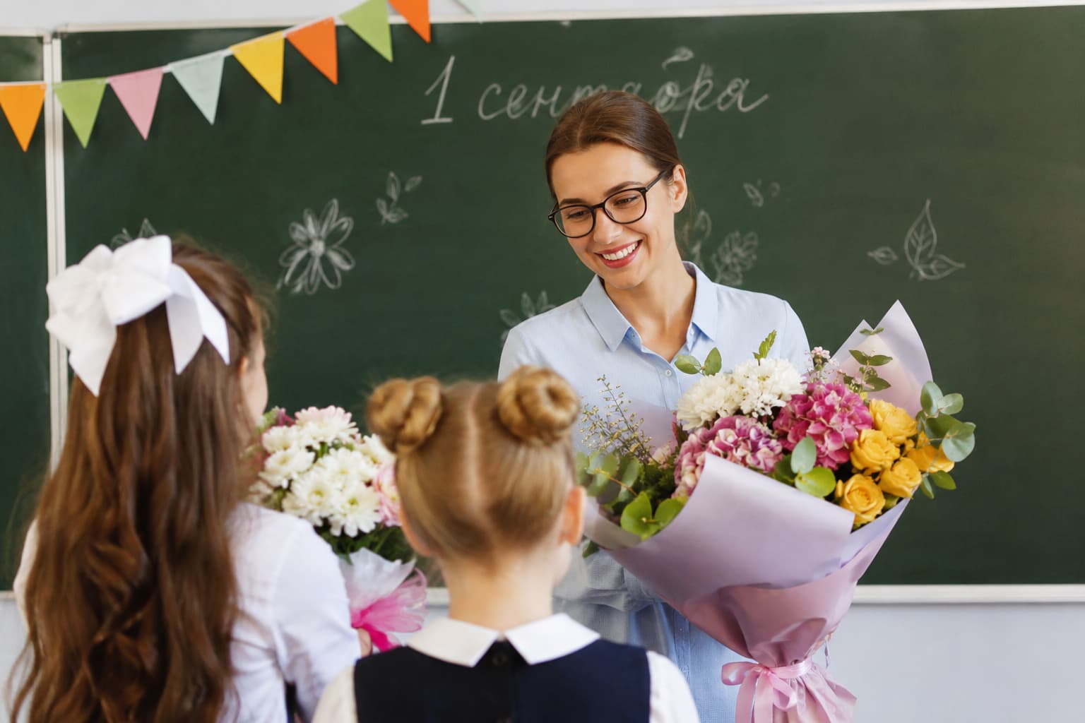 Какие букеты дарят на 1 сентября